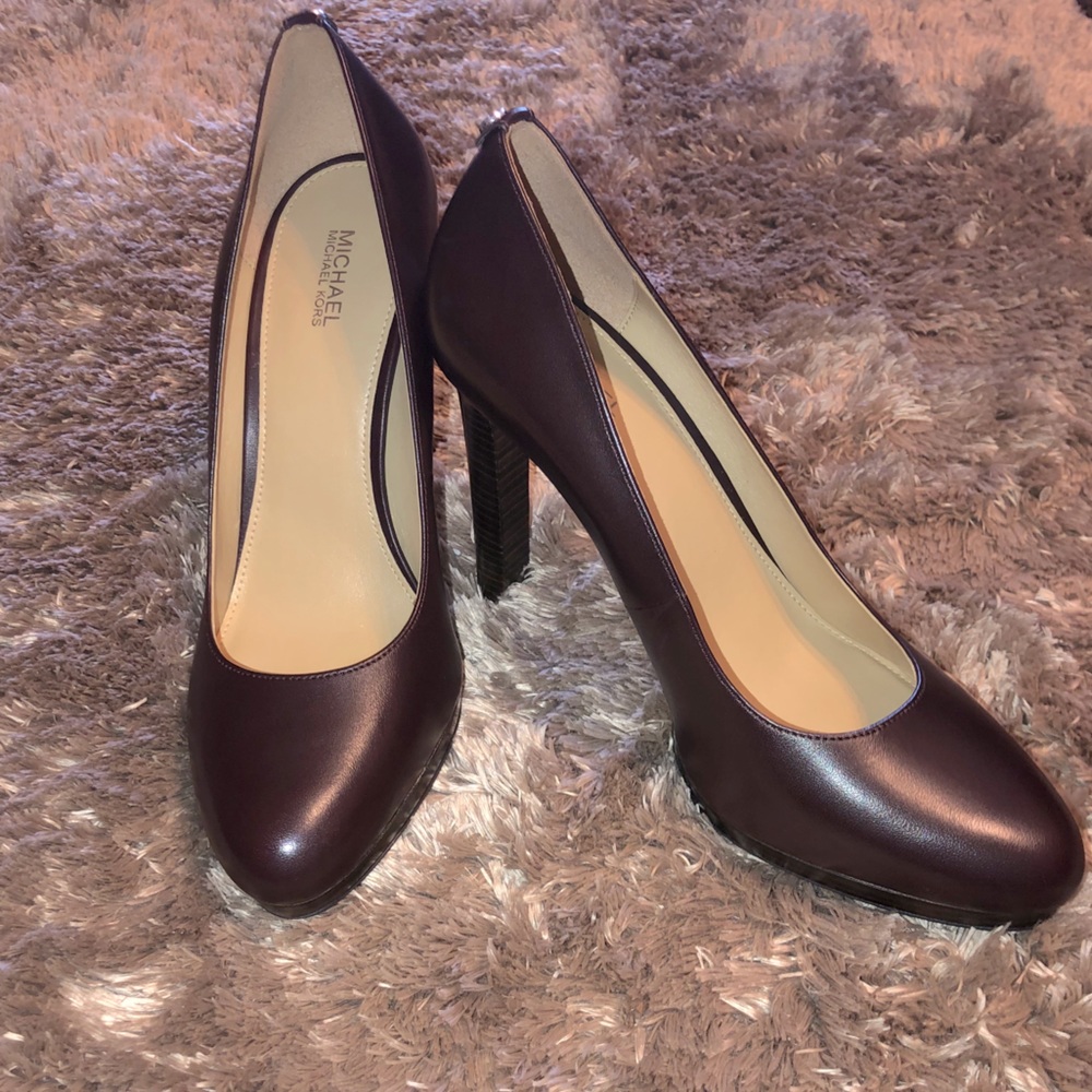 Michael Kors Antoinette Pump